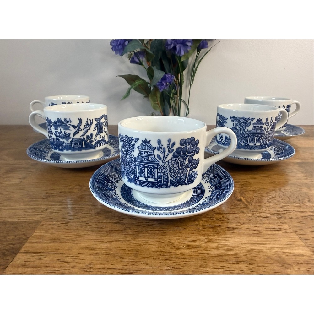 Churchill Blue Willow Tea Cups and‎ Saucers 5 Staffordshire England Blue White